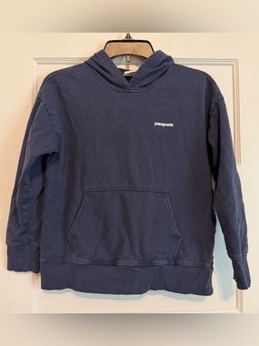 Patagonia Youth Large P-6 Logo Hoodie Blue Pullover Sweatshirt Kids L 12